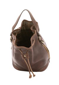 Borsa a secchiello in pelle marrone con chiusura a coulisse e manico superiore. Presenta hardware dorato e una fodera interna a pattern.