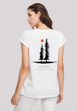 ESCAPE DISCOVER THE WORLD PINETREE - Print T-shirt - weiß