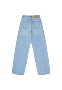 Lichtblauwe denim jeans met een hoge taille, losse pasvorm, vijf-pocket ontwerp en een leren logo patch op de achterkant van de tailleband.