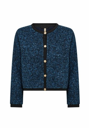Cardigan bleu texturé au design court, avec encolure ronde, fermeture à boutons sur le devant et bordure noire contrastante. Boutons dorés mettent en valeur le devant.