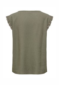 Blouse sans manches vert olive avec large bordure en dentelle aux ouvertures des bras et un ourlet droit en bas.