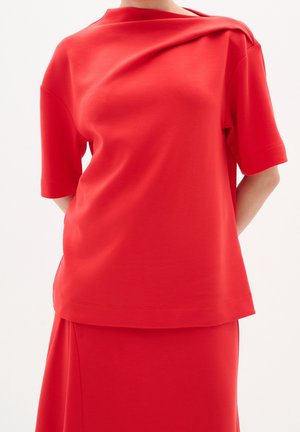 T-paita - red