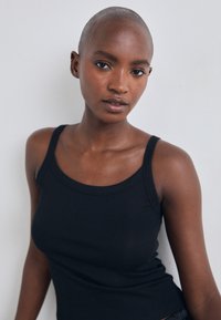 Lindex Pyjamapaita - black