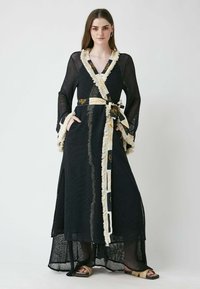 Unausgewählt, black