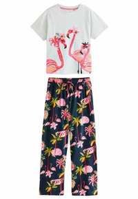 Bomullsoverall med en ljusgrå t-shirt med kort ärm som har tryck av rosa flamingos och marina byxor prydda med tropiska mönster och färger.