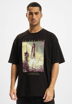 LAUNCH - T-shirt med print - black