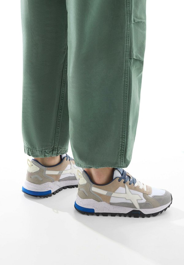 BREEZE - Sneaker low - beige grau