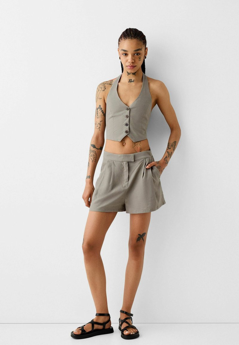 Bershka Shorts lichtgroen Bershka Shorts lichtgroen