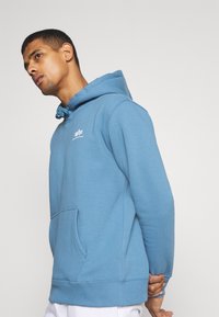 Alpha Industries BASIC HOODY SMALL LOGO - Mikina s kapucňou - airforce blue