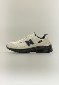 Неизбран, timberwolf/black