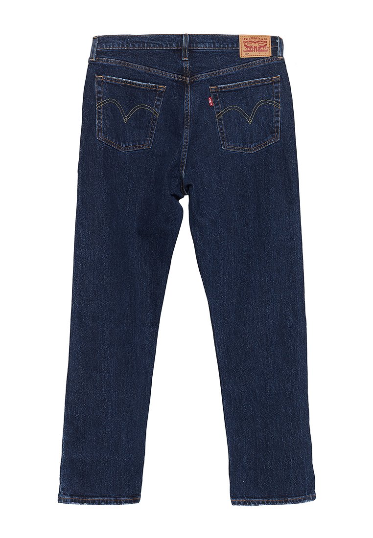 Donkerblauwe denim jeans met een recht model. Kenmerken zijn onder andere twee achterzakken met decoratieve stiksels en een merklabel aan de tailleband.
