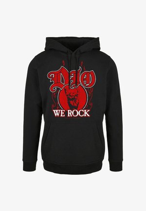 Sudadera negra con bolsillo tipo canguro, con un estampado gráfico rojo que dice "DIO" y "WE ROCK", y una mano haciendo el símbolo de rock.