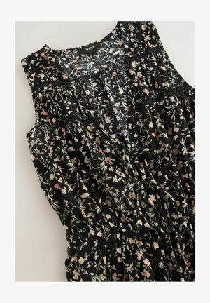 Abito nero floreale caratterizzato da un design senza maniche, vita arricciata e dettagli in pizzo intricati con piccoli motivi floreali rosa e bianchi.