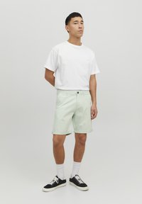 Jack & Jones JPSTBOWIE SOLID MID - Short - glacier