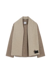 Beige en bruine visgraat wollen jas met een brede beige kraag, voorzien van een decoratieve zwarte zak met accenten aan de linkerkant.