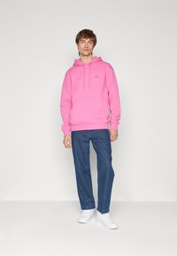 Mads Nørgaard STANDARD HOODIE LOGO - Jersey con capucha - knockout pink