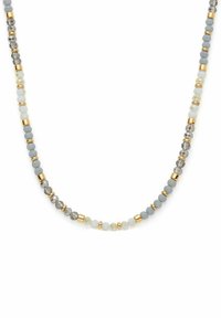 Collana di perle con perline alternanti opache grigie e color crema, accenti dorati ed elementi sfaccettati in tonalità argento, creando un design strutturato.