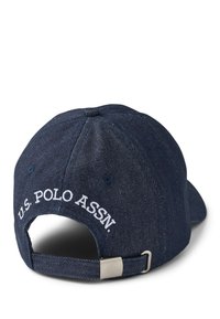 Tengerészkék farmer baseballsapka fehér hímzett "U.S. POLO ASSN." felirattal a hátsó részen, fémből készült állítható pánttal.