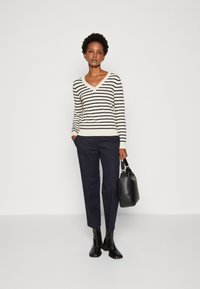 Tommy Hilfiger Strikkegenser - calico/desert sky