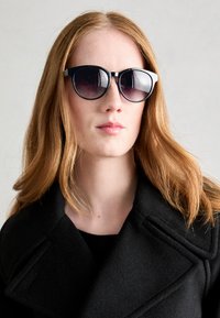 Unselected, black