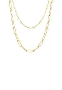 Gouden gelaagde kettingen met een chunky schakelketting en een delicate ketting, variërend in grootte en ontwerp, met een gepolijste metalen afwerking.