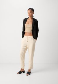 Esprit Pantalon classique - cream beige