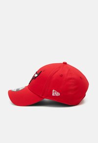 New Era TEAM SIDE PATCH 9FORTY® UNISEX - Cap - red