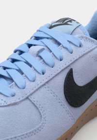 Nike Sportswear FIELD GENERAL - Tenisky - aluminum/black/dark brown/sail