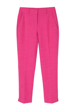 Fuchsia Hosen mit glatter Textur, tapered Schnitt, seitlichen Taschen und Schlitzdetails am Saum für ein zusätzliches Design.