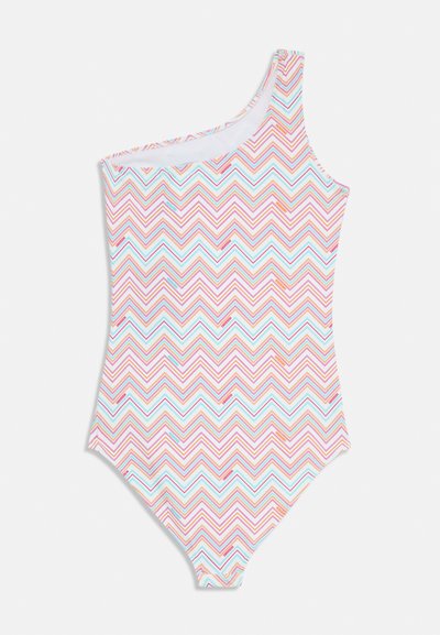 Badedrakt med én skulder som har et zigzag-mønster i rosa, oransje og lyseblått på hvit bakgrunn. Glatt stoff med en tettsittende design.