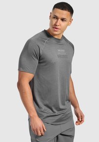 Smilodox POWERFIT TRIPLE PERFORMANCE - T-shirt till träning - anthrazit