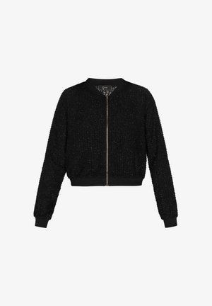 Zwarte gekorte bomberjack van een gestructureerde stof met een glanzende afwerking, voorzien van een ritssluitin aan de voorkant en geribde boorden en zoom.