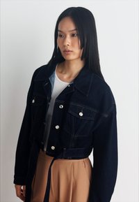 HUGO GEDARI - Veste en jean - navy