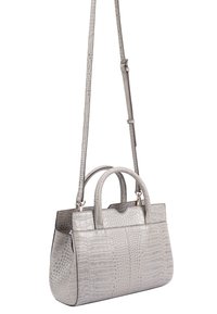 Grijze faux krokodillenleren handtas met dubbele handvatten, een afneembare schouderriem en een gestructureerd ontwerp met een textuurafwerking.