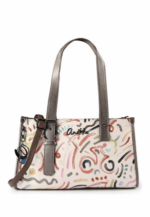 Rechteckige Handtasche mit metallisch braunen Riemen, abstrakten mehrfarbigen Mustern, dem Markennamen "Anekke" auf der Vorderseite und angebrachten dekorativen Anhängern.