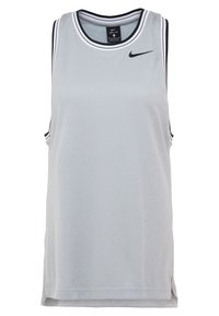 Szary top Nike na ramiączkach z oddychającej siateczkowej tkaniny, z okrągłym dekoltem, czarnymi akcentami i bocznymi rozcięciami dla lepszej wentylacji.