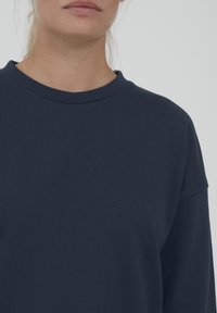 Oxmo GRYNET - Sweatshirt - total eclipse