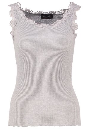 Débardeur gris à côtes avec une bordure en dentelle le long de l'encolure et des emmanchures, au silhouette ajustée et avec un ourlet festonné.