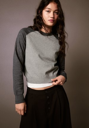 Bershka, - Sweter