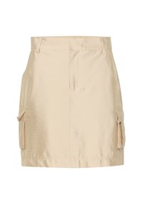 Beige cargorock i mjukt, glänsande tyg, med två sidfickor, bältesöglor och rak skärning med fåll ovanför knäet.