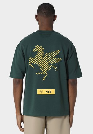 Pas de Monaco, PEGUS T-SHIRT - T-Shirt print - pedosa green