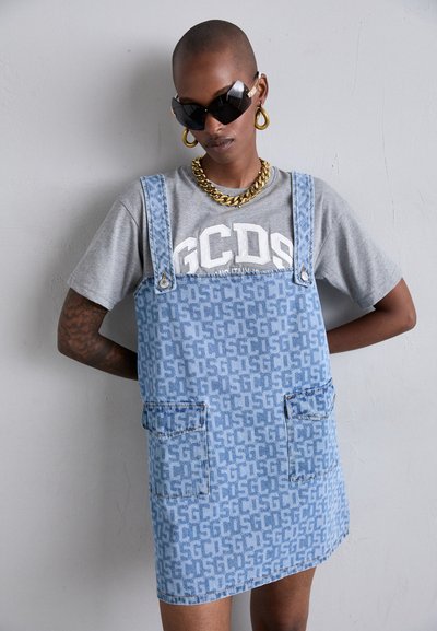 GCDS MONOGRAM POCKETS DRESS - Τζιν φόρεμα - light blue