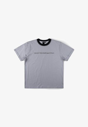 Former, FORMER BURN TEE SHIRT FORMER MERCHANDISE BURN TEE SHIRT - Print T-shirt - grey