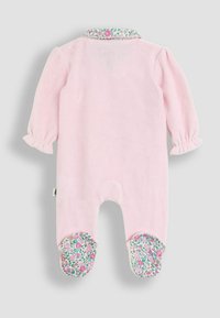 Body roz pentru bebeluși, cu mâneci lungi, guler floral și accente cu modele la picioare. Țesătură moale cu manșete gathered și detalii texturate.