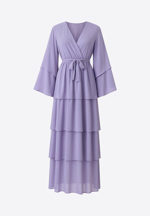 Abito lungo a balze color lavanda con design avvolgente, maniche svasate e cintura annodata in vita, realizzato in tessuto leggero e fluente.