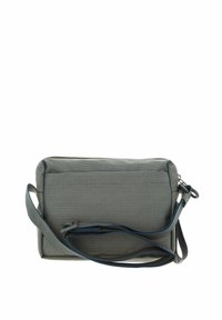 Sac bandoulière compact gris texturé avec sangle réglable et fermeture éclair, présenté sur fond blanc.