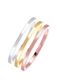 Sæt af tre tynde ringe: sølv, guld og rosaguld. Glatte, polerede overflader med et elegant, buet design. Præget "925" på den indre ring.