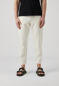 Selected Homme SLH180 CROP - Vaqueros boyfriend - ecru