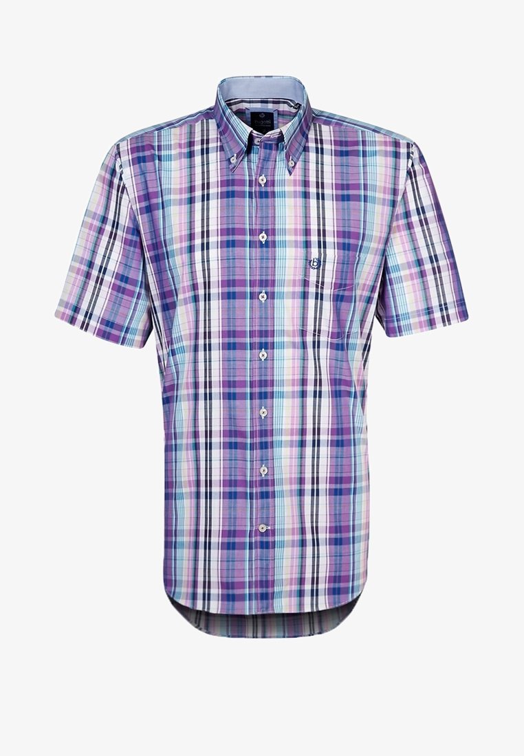 Camisa de manga corta con botones en un patrón de cuadros en púrpura, azul y blanco; cuenta con un bolsillo en el pecho izquierdo y un dobladillo curvado.