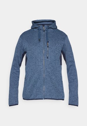 Blauwe capuchonjas met een gestructureerd patroon, voorzien van een volledige ritssluiting aan de voorkant, zijzakken en contrasterende marineblauwe accenten op de mouwen.